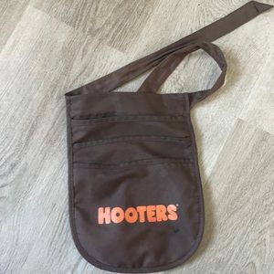 Hooters pouch